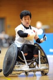 キャプテンとしてチームを率いる横濱義塾の上田能久（2.5クラス）　東日本リーグ＝08年5月横浜ラポール／写真：吉村もと