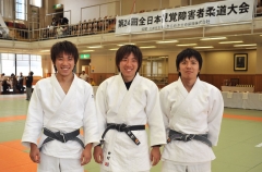 田村三兄弟はブラインドサッカーでも活躍。左から修也、友一、竹晃